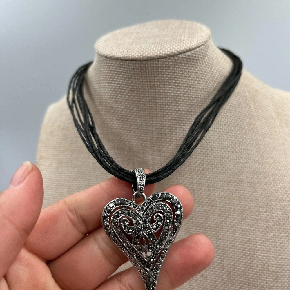 VTG Silver Tone Marcassite Style Filigree‎ Heart Pendant Multi Strand Cord Retro